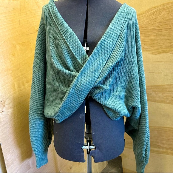 Off the shoulder knitted sweater - Picture 1 of 3
